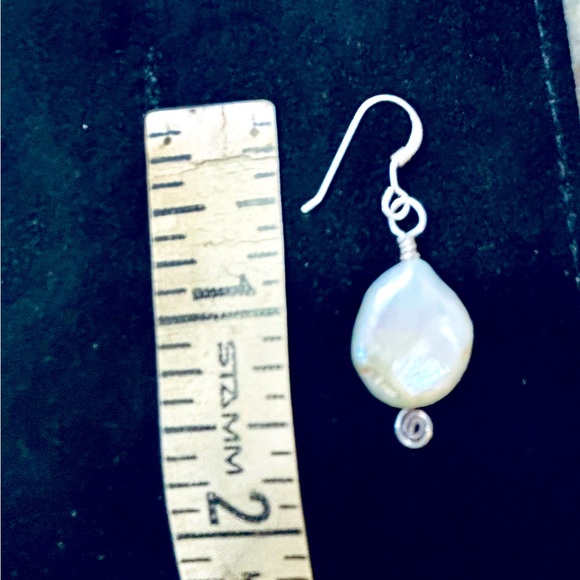 Artisan pearl and sterling earrings - Picture 2 of 2